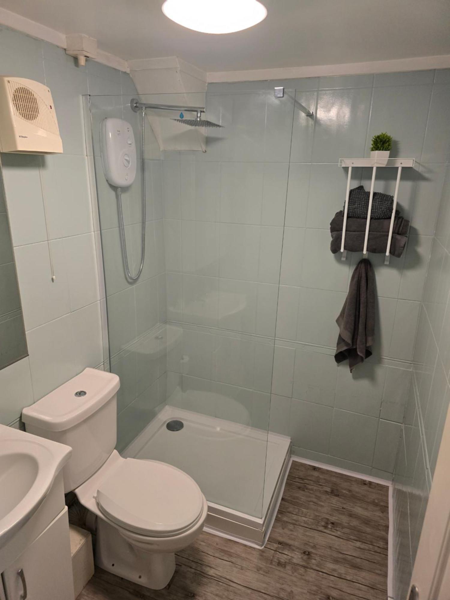 Havisham Studio Flat Rochester Me1 1Xz Strood Exterior photo